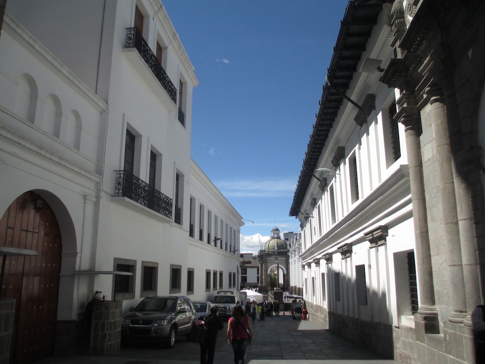 Art Plus Hotel 39/48