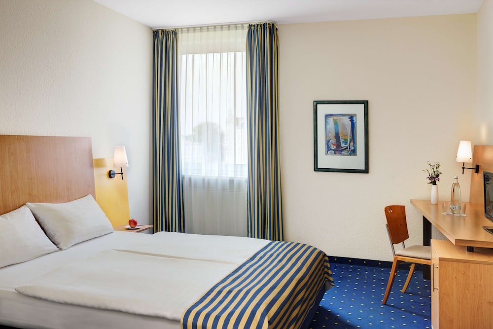 Intercityhotel Stralsund 21/47