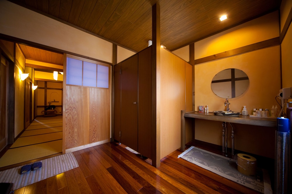 The Kingfisher Resort (Shukubo Kawaseminoshou) 25/50