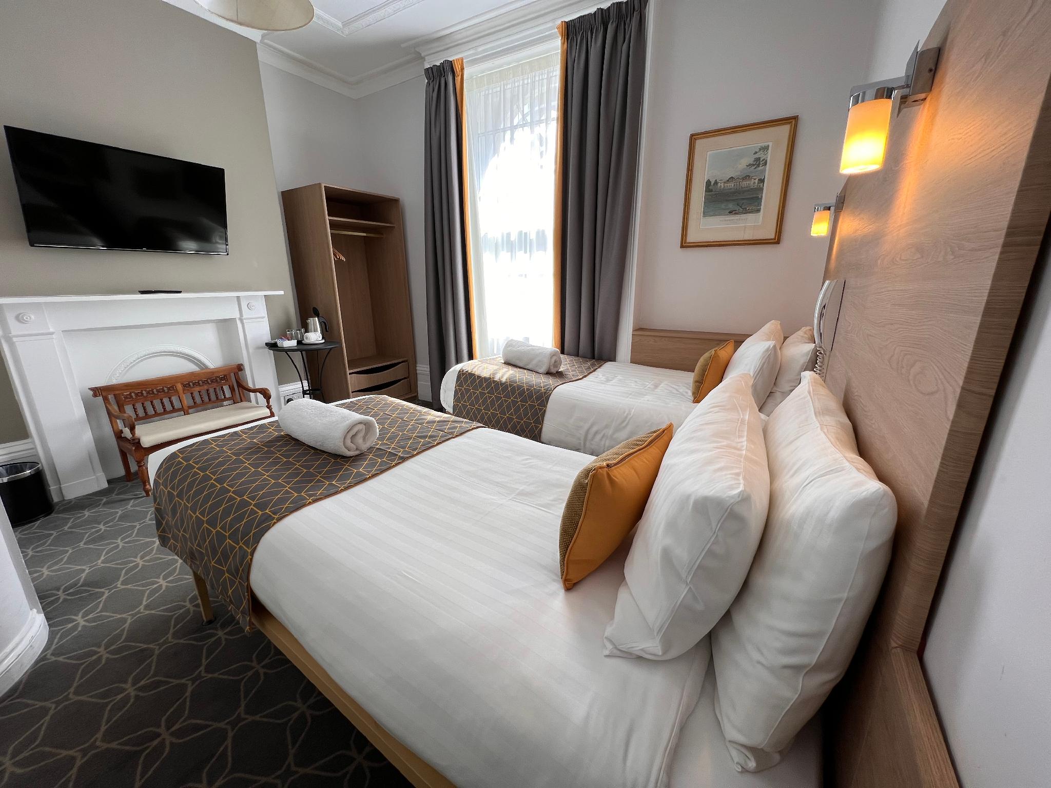 Room, Twin Beds