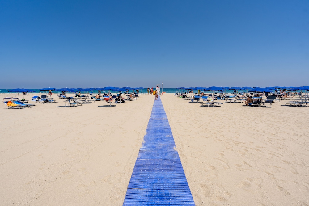 Le Dune Beach Club 34/45