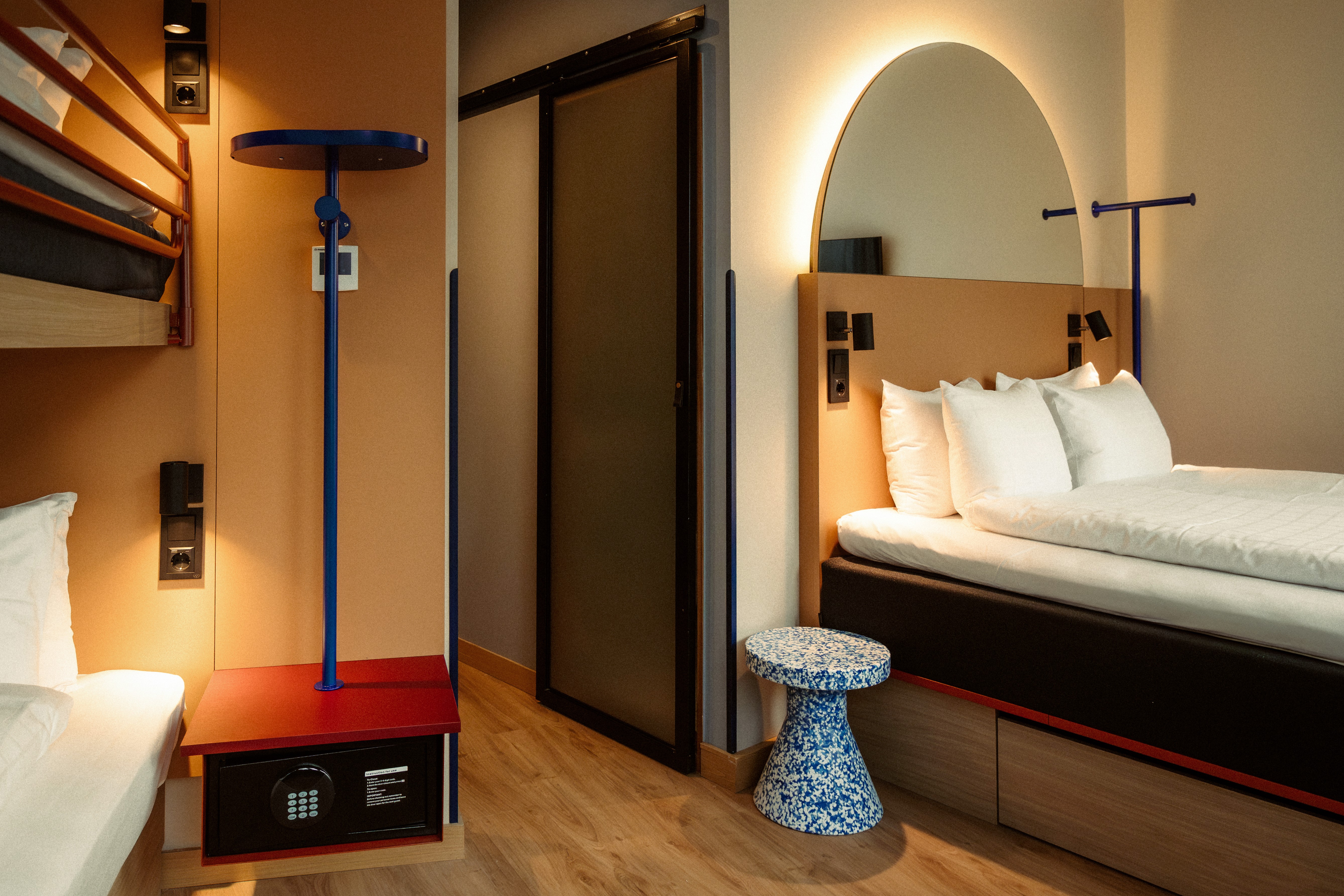 Room, 4 People, Queen Bed