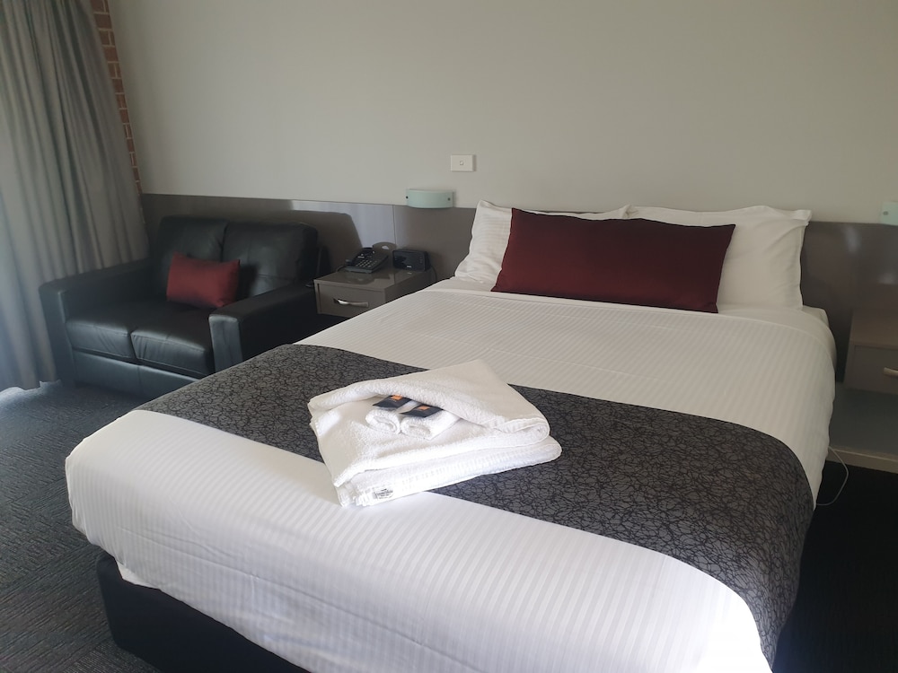 Bushmans Motor Inn 20/37