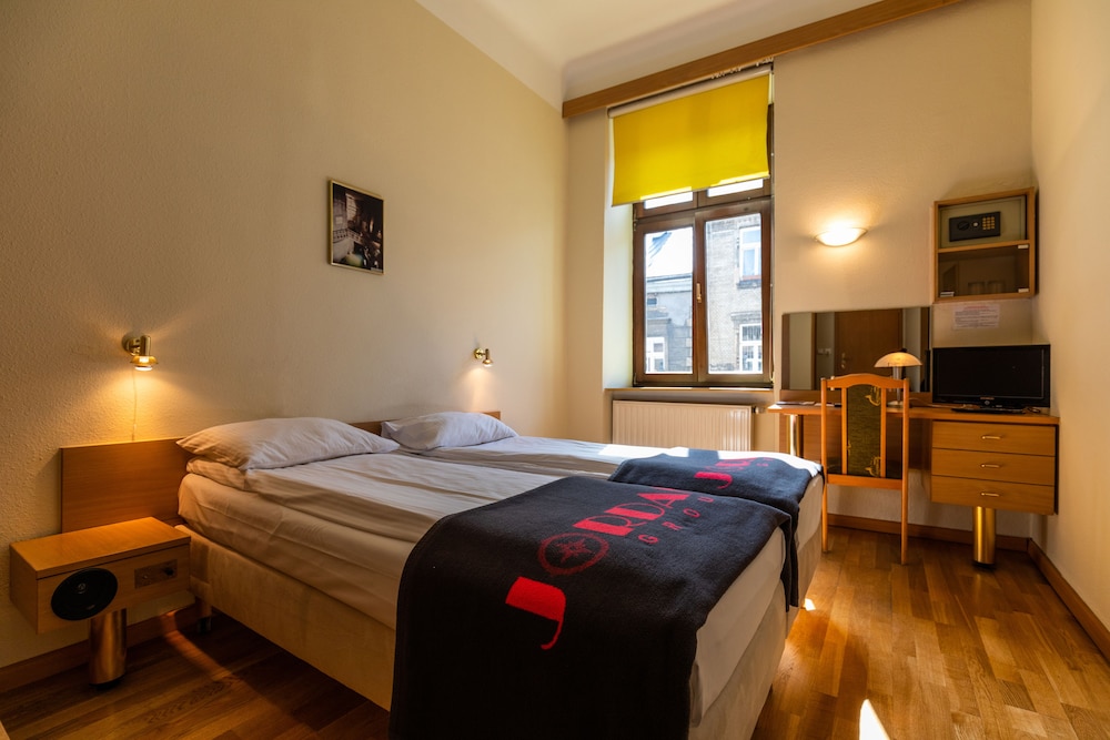 CLASSIC, TWIN BEDS
