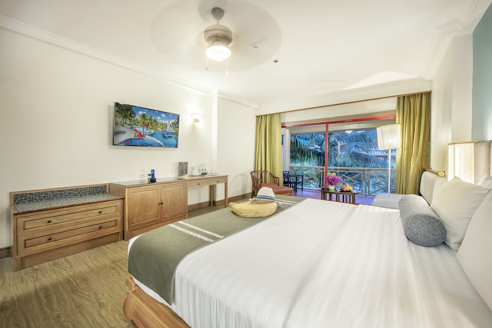 Cha-da Thai Village Resort 8/72