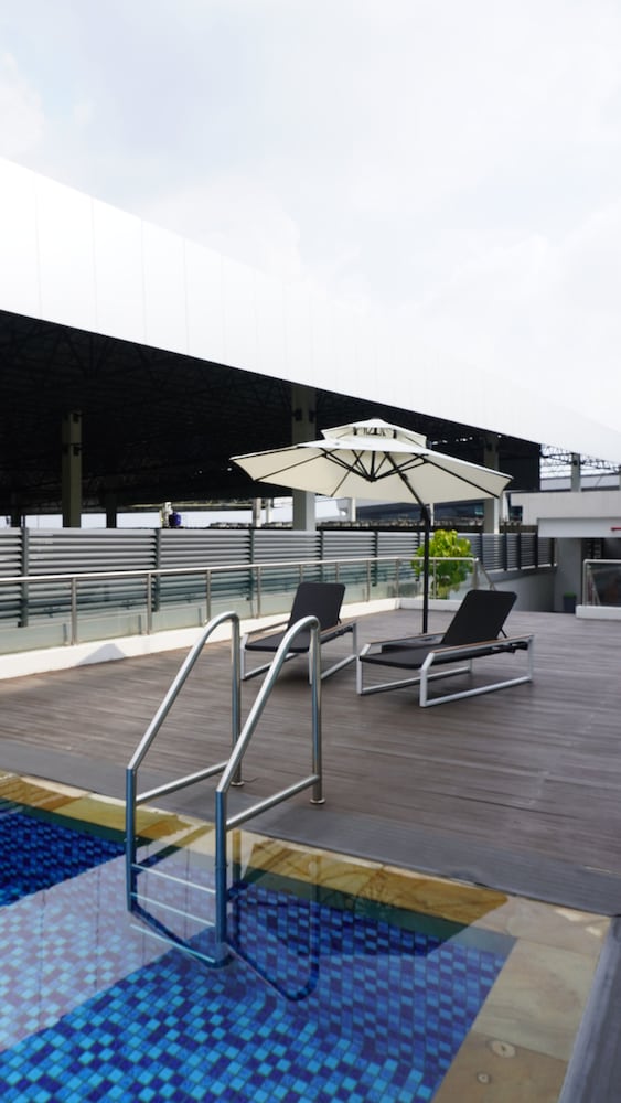 Grand Anara Airport Hotel 26/50