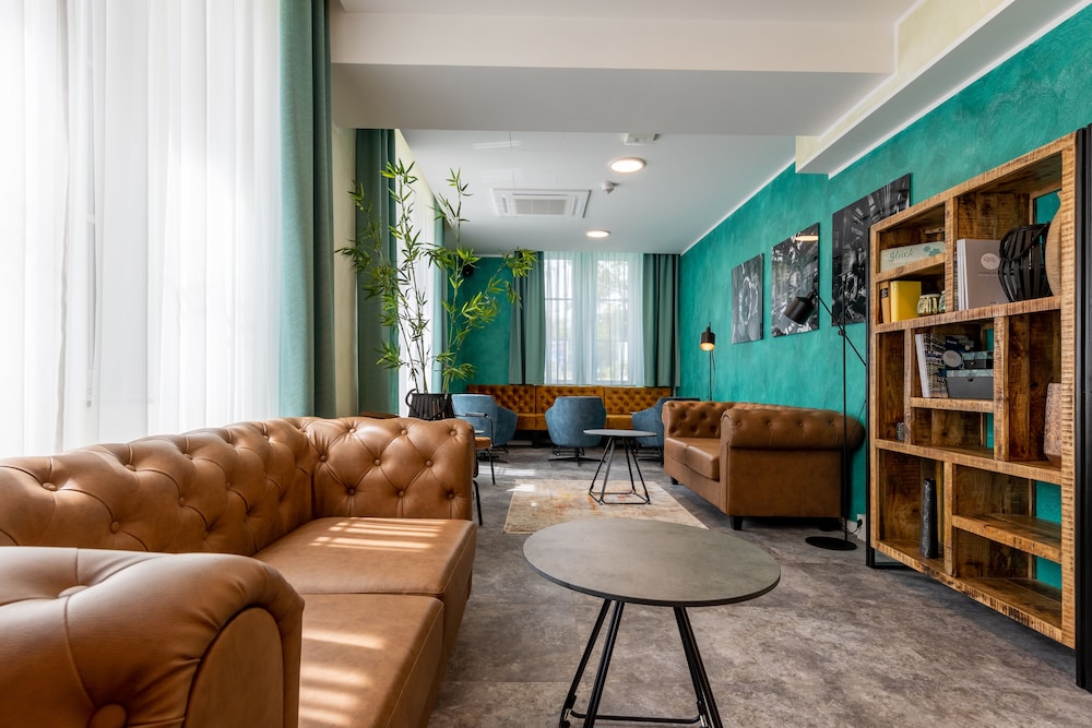 Trip Inn Living and Suites 22/42