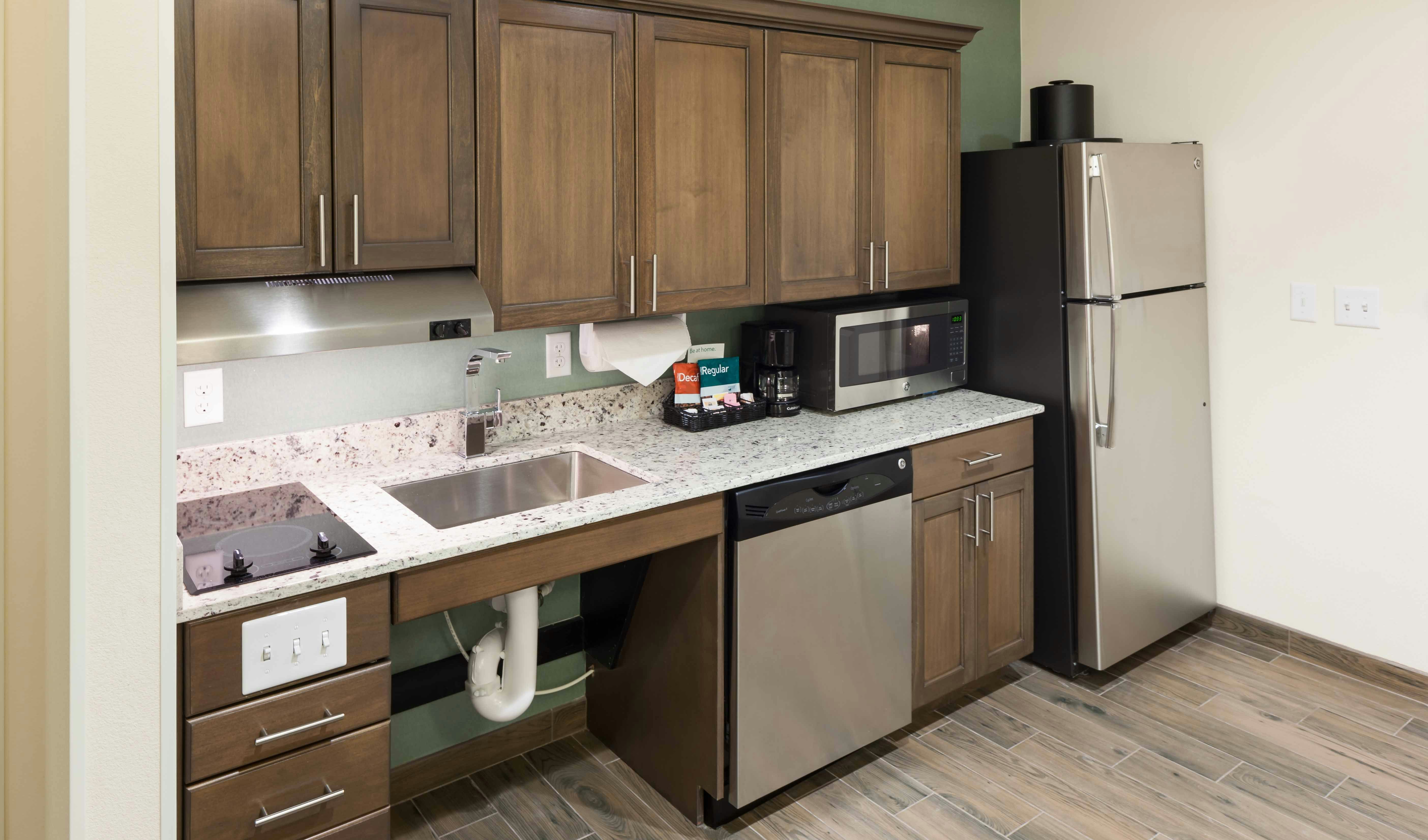 جناح بسرير كينج لذوي الإعاقة، Homewood Suites By Hilton Cape Canaveral-Cocoa Beach 3/4