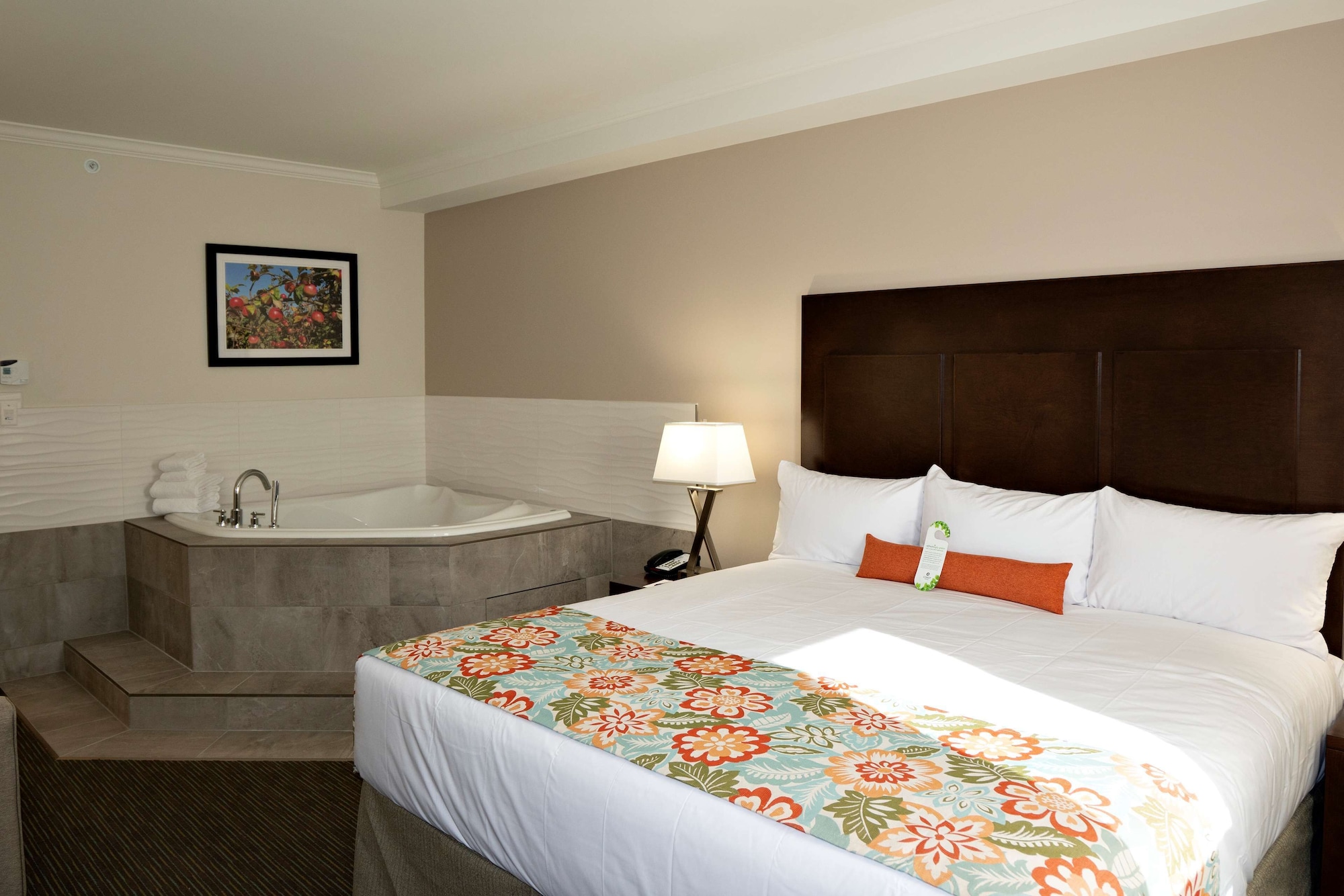 Coast, Premium, Suite, King Bed, Jetted Tub