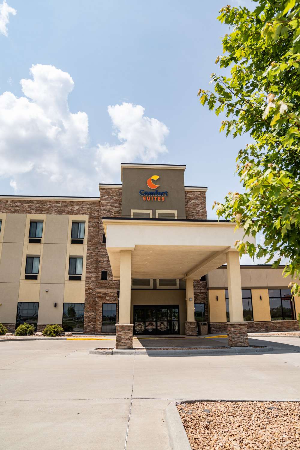 Comfort Suites Brookings near University 6/51