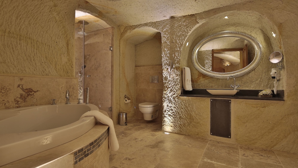 Golden Cave Suites 3/55