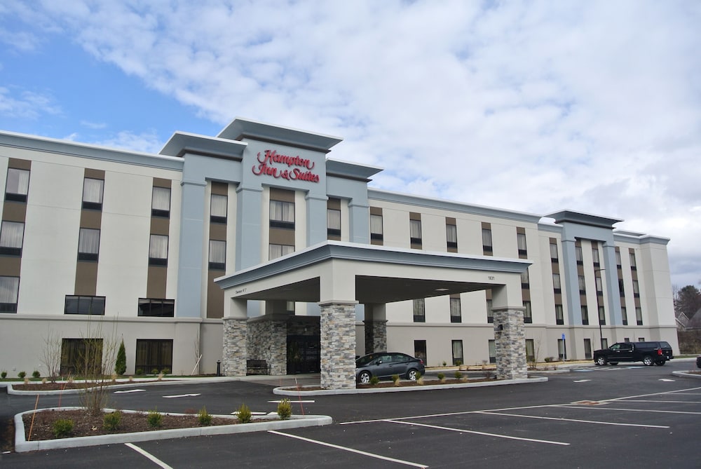 Hampton Inn & Suites Alliance 5/36