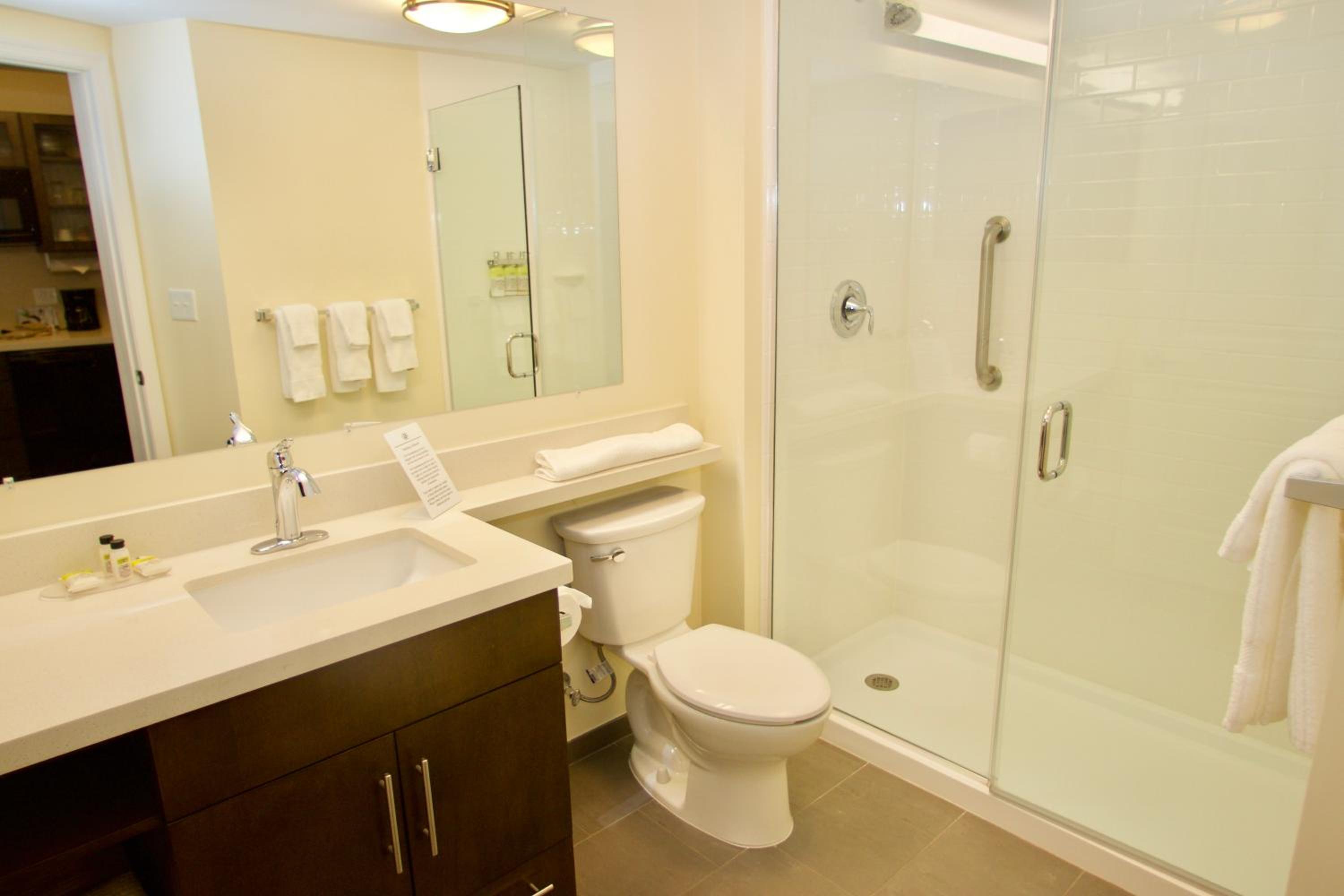 Studio, King Bed, CANDLEWOOD SUITES DUMFRIES - QUANTICO 8/10