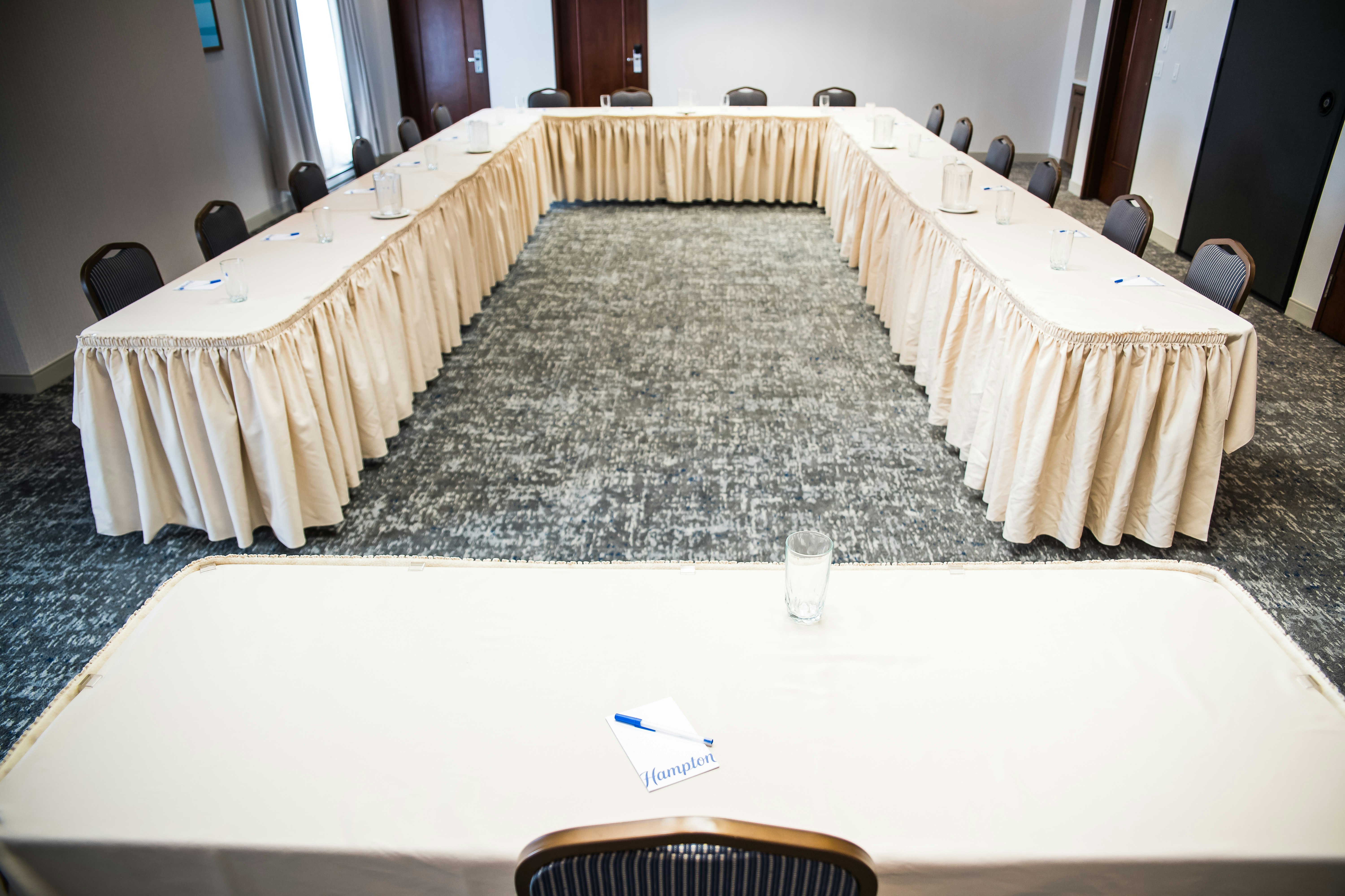 Hampton Inn and Suites by Hilton Laval 28/71