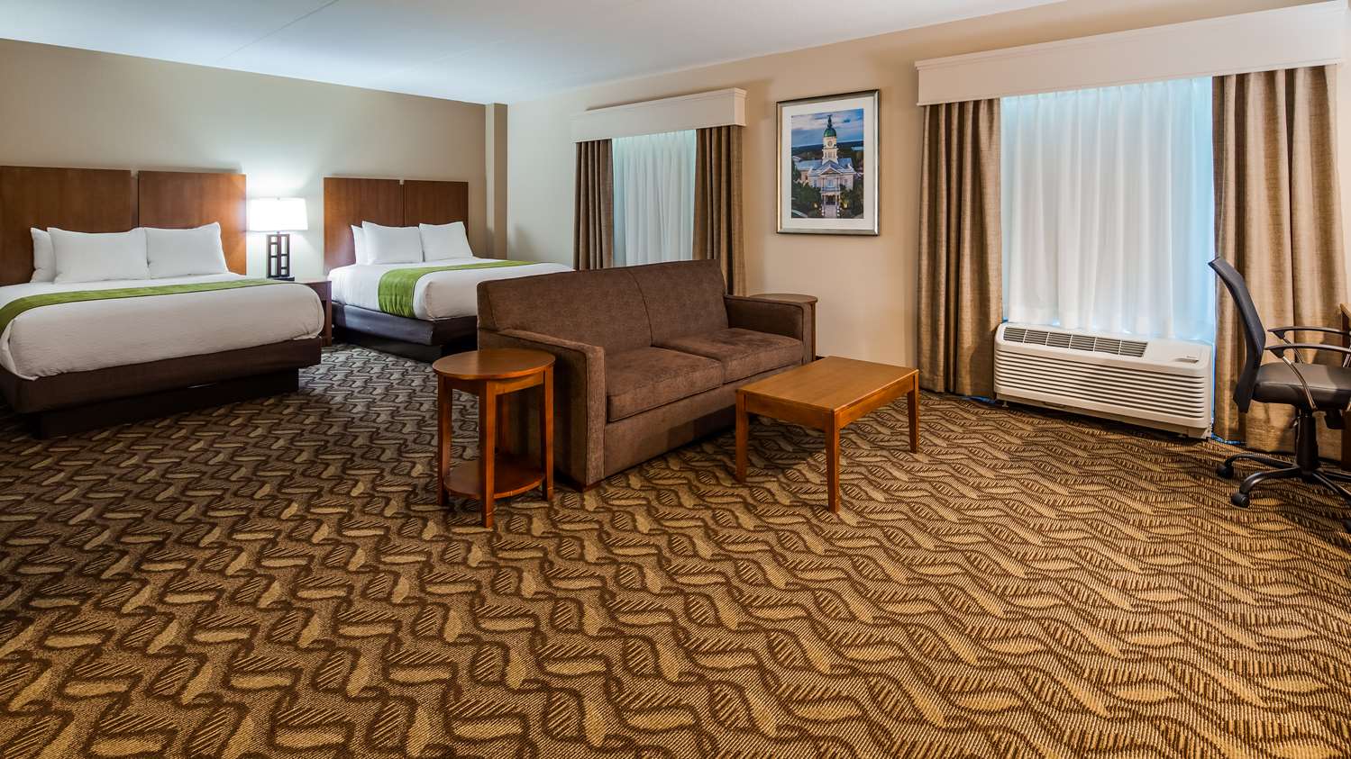Family, 2 Queen Beds, Sofa, Main Tower, Accessible