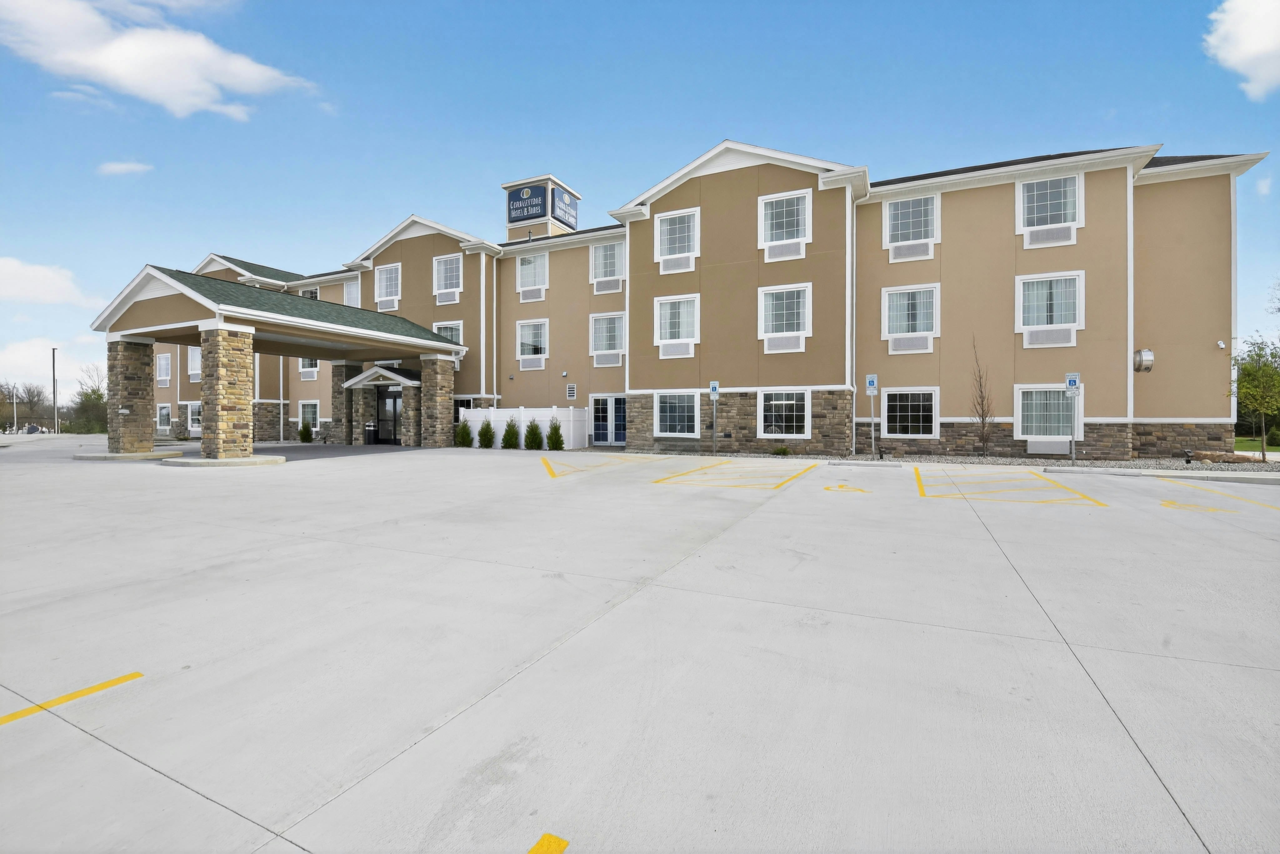 Cobblestone Hotel & Suites - Eaton, OH 43/50