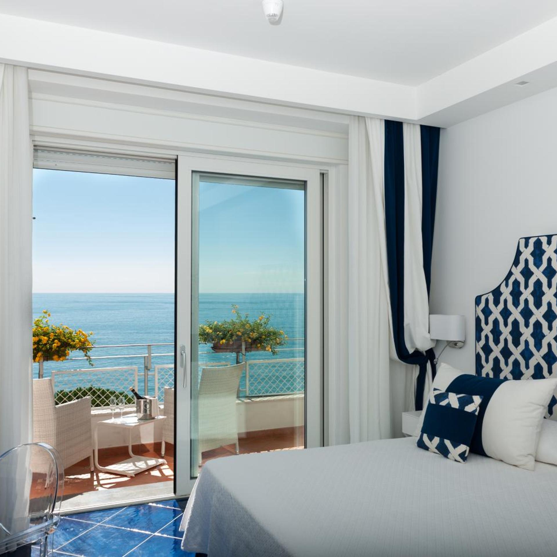 Deluxe, Double or Twin Bed, Sea View