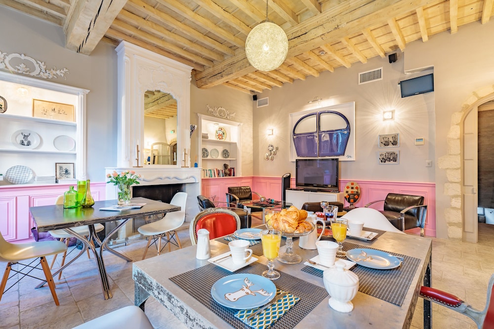Hotel La Suite 52/75