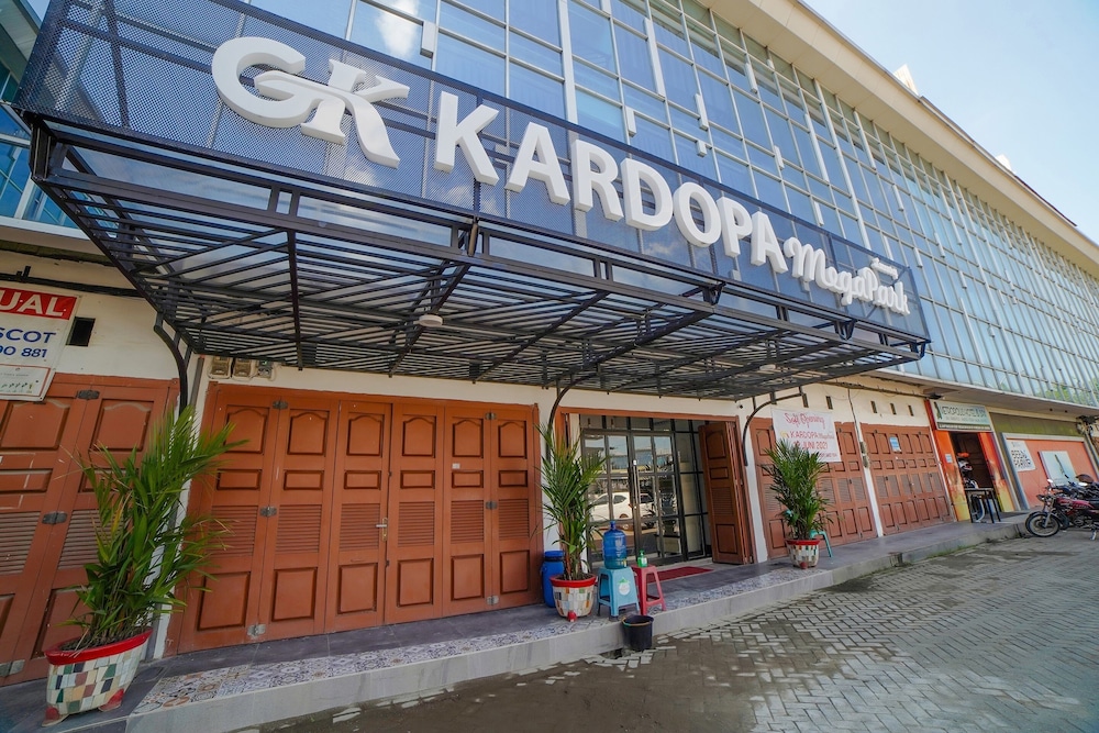 Capital O 90447 Kardopa Hotel Megapark 15/20