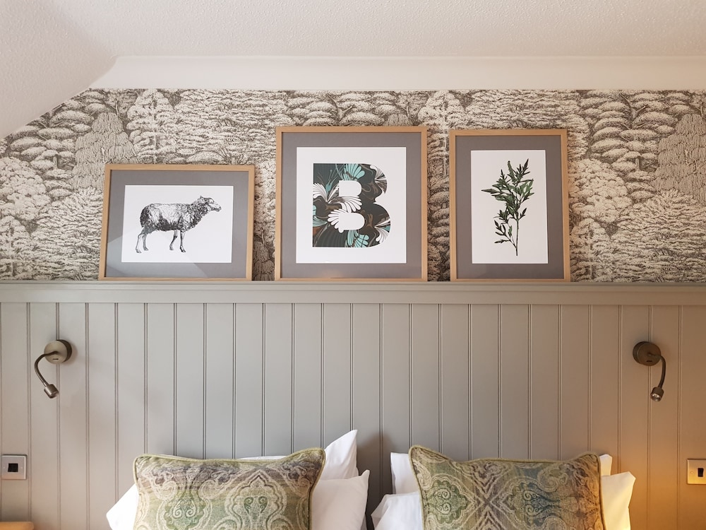 The Bluebird Inn At Samlesbury (ex Premier Inn Blackburn North West) 7/27