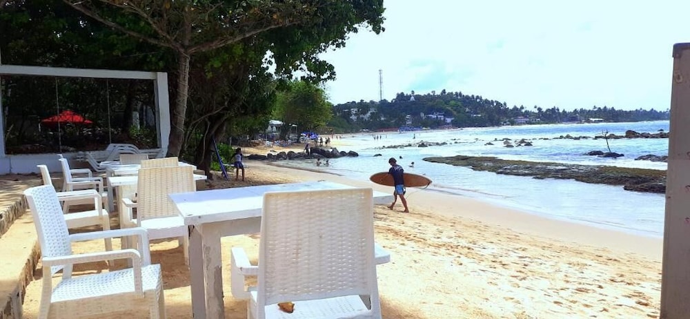 Coral Beach Hotel 21/23