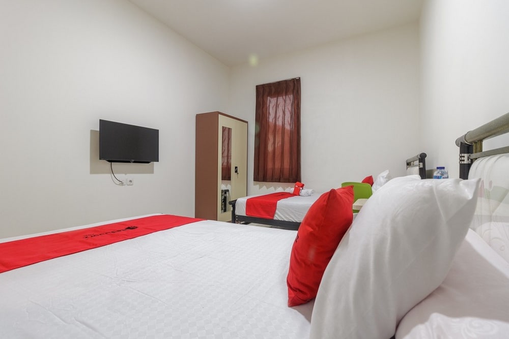 Hotel O Rappocini Near Rsia Paramount 25/45