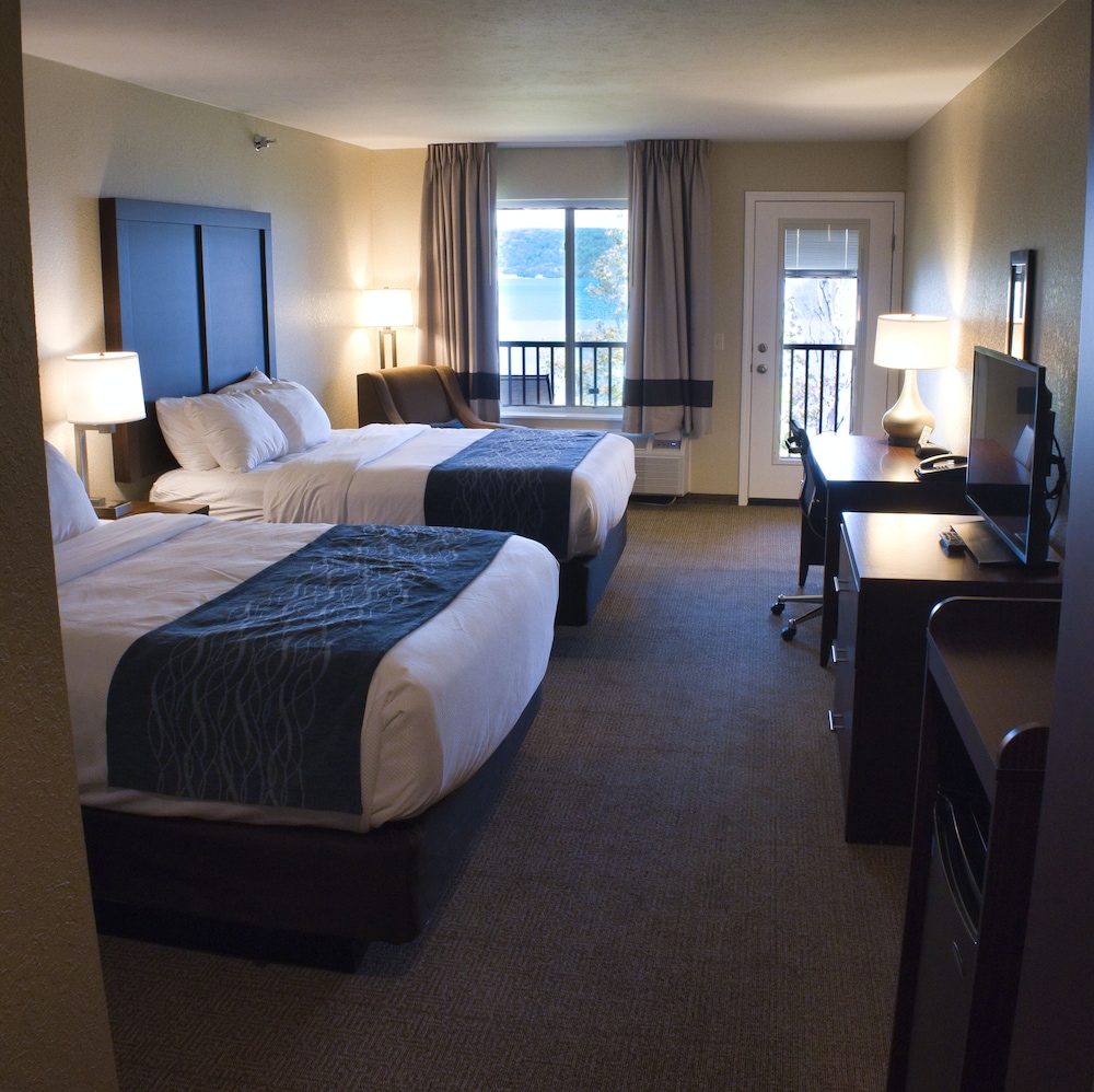 Comfort Inn and Suites Munising - Lakefront 10/49