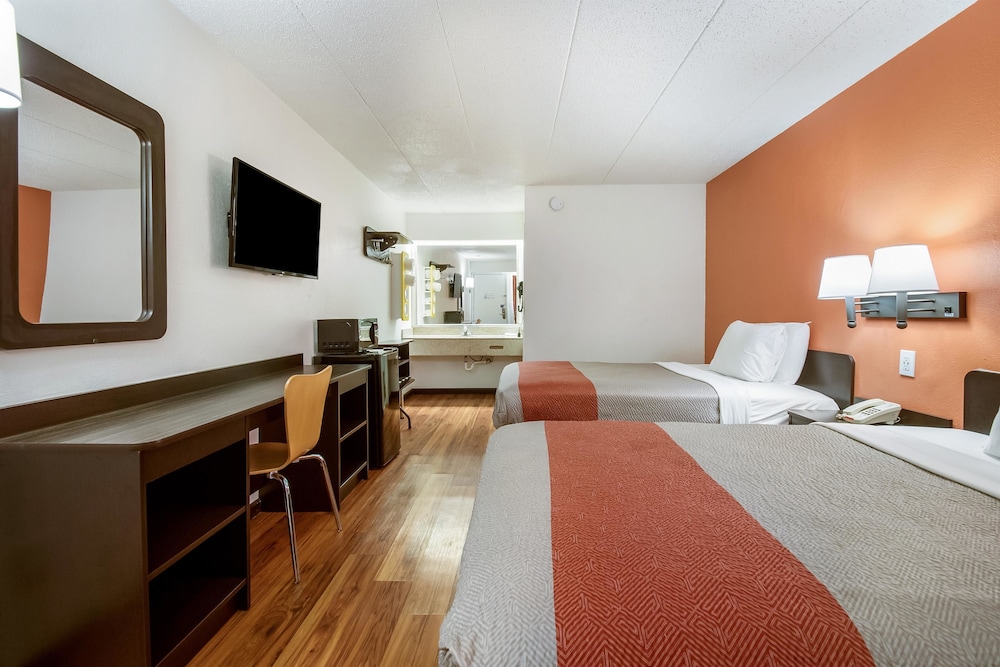 Motel6 Grove City, OH 23/47