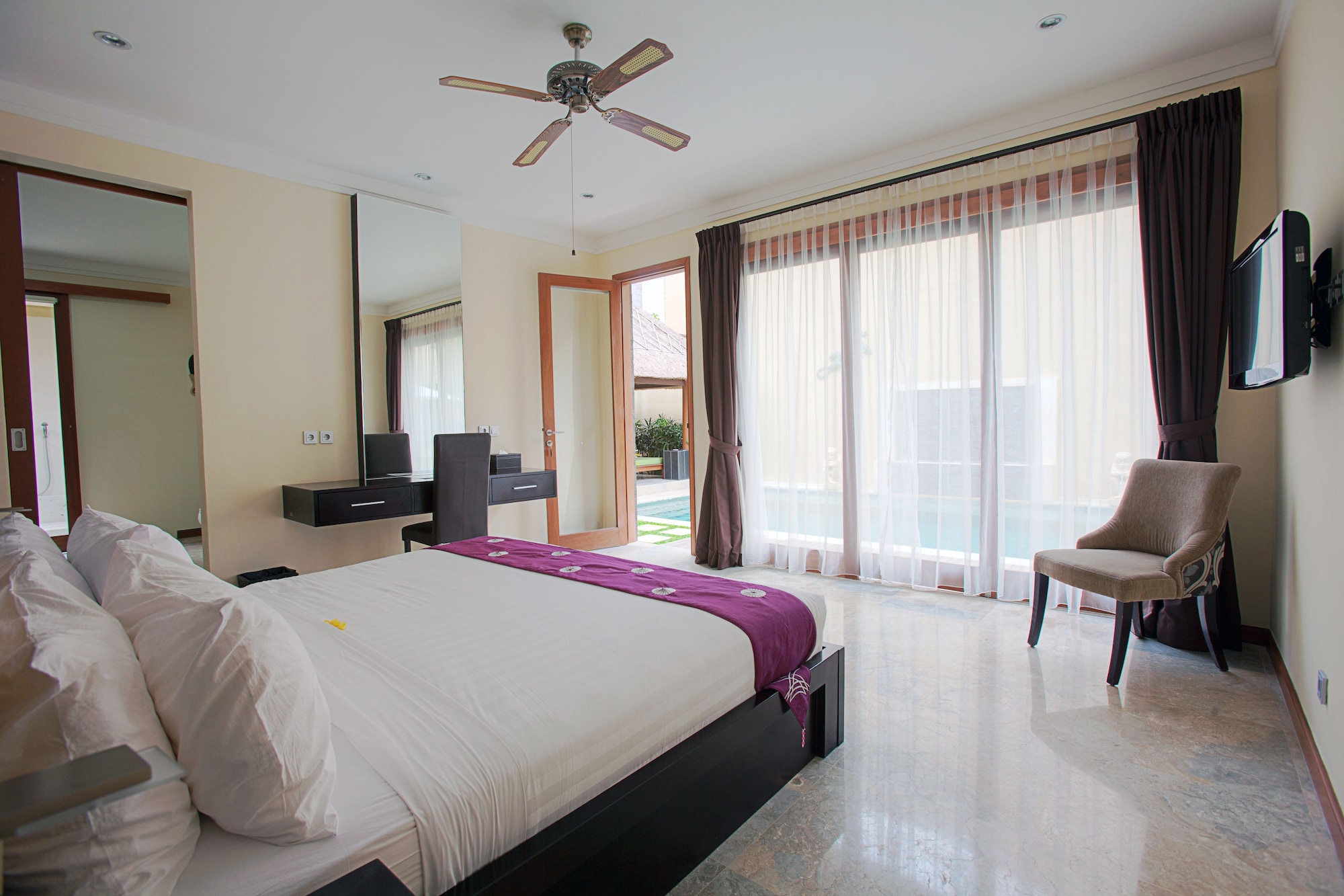 3 BEDROOMS, VILLA