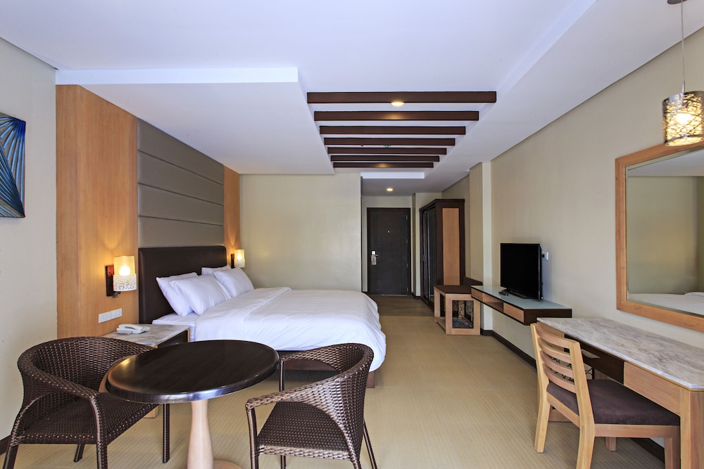 Cebu Westown Lagoon - South Wing 35/57