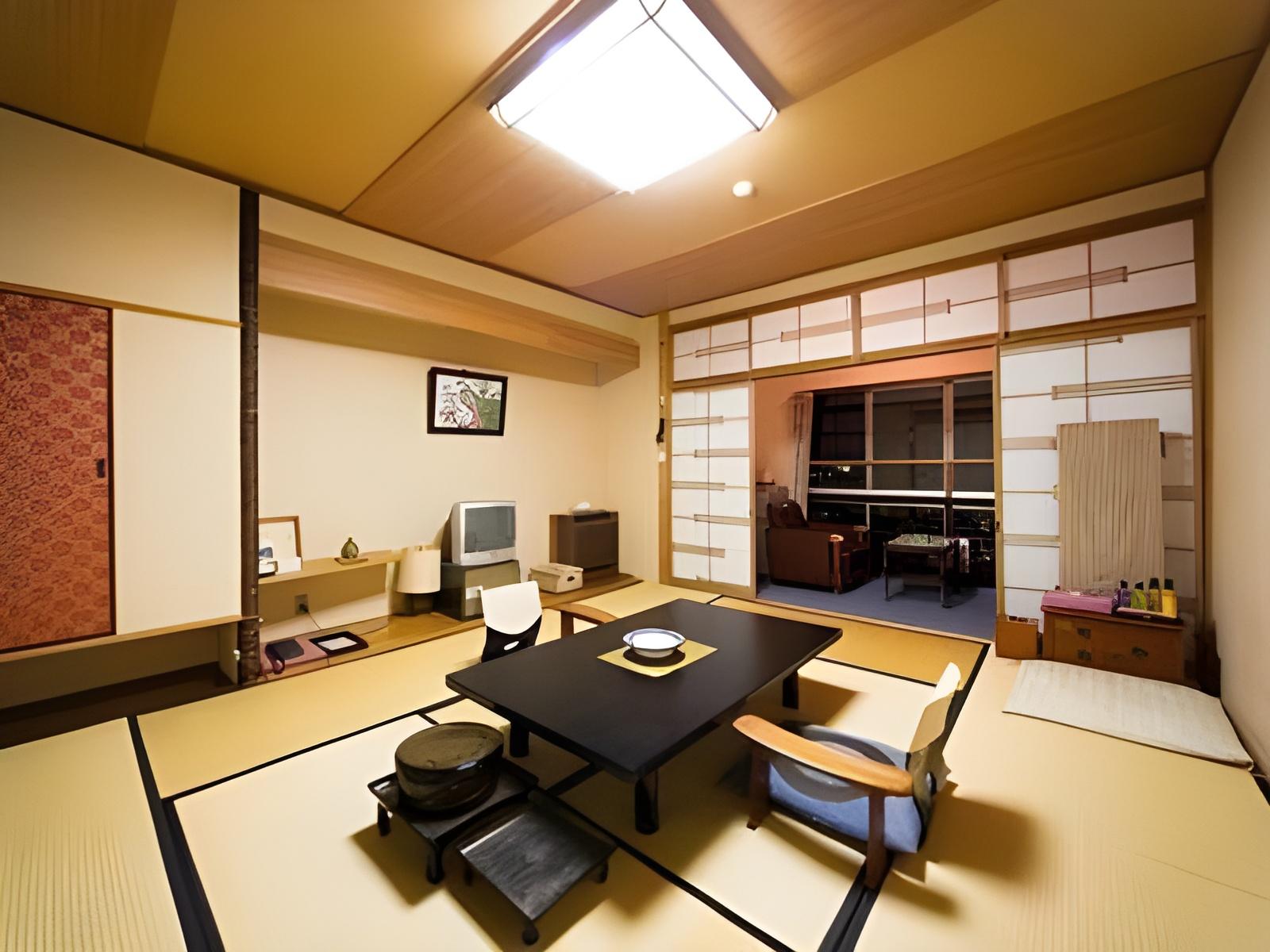 Takami Hotel 30/38