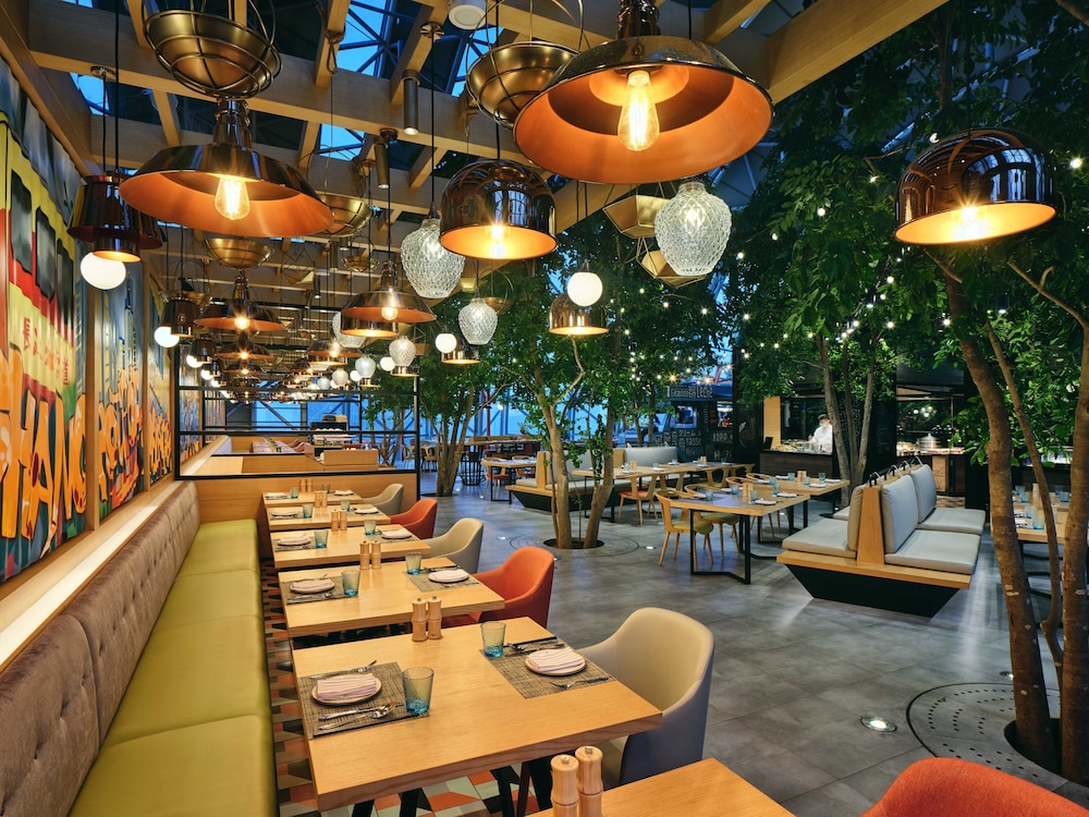 Intercontinental Chongqing Raffles City 54/70