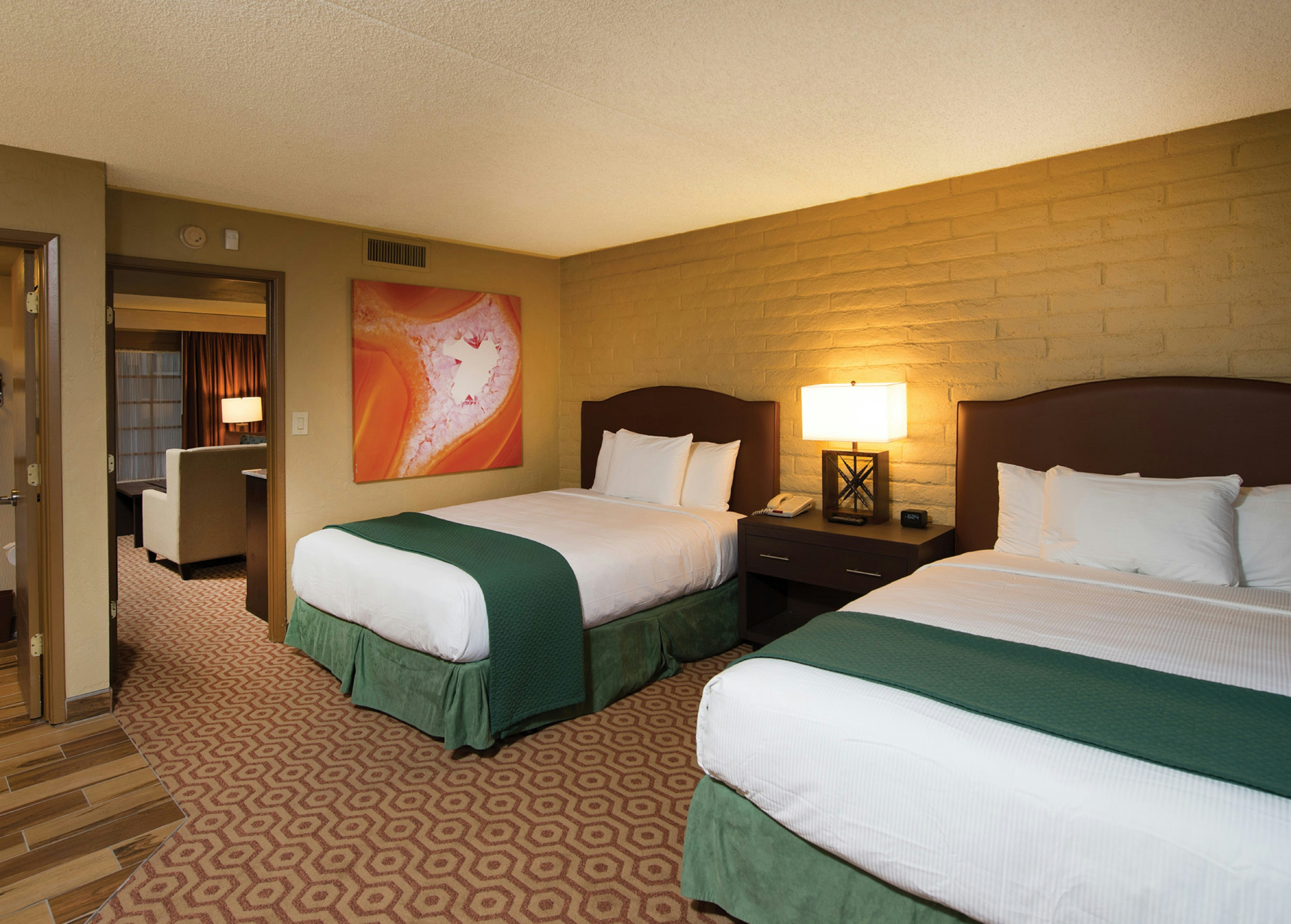 2 ROOMS, SUITE, 2 QUEEN BEDS, POOL SIDE