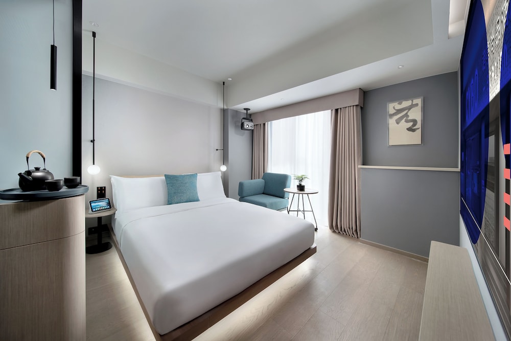 CYBO Station Luohu Shenzhen 25/59