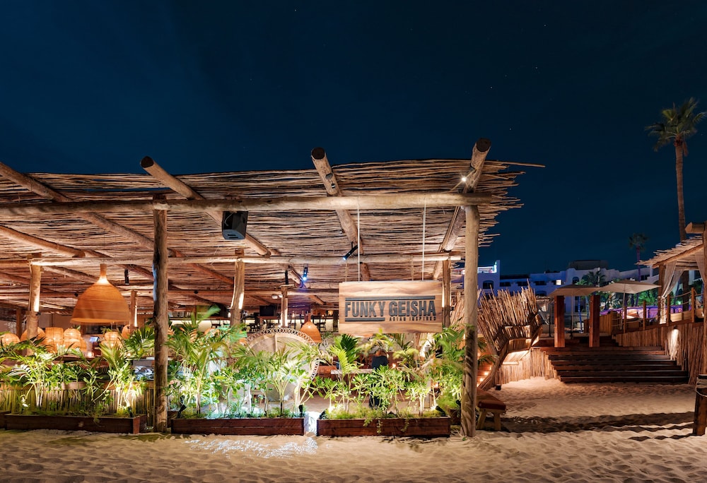 ME Cabo - Adults only 1/50