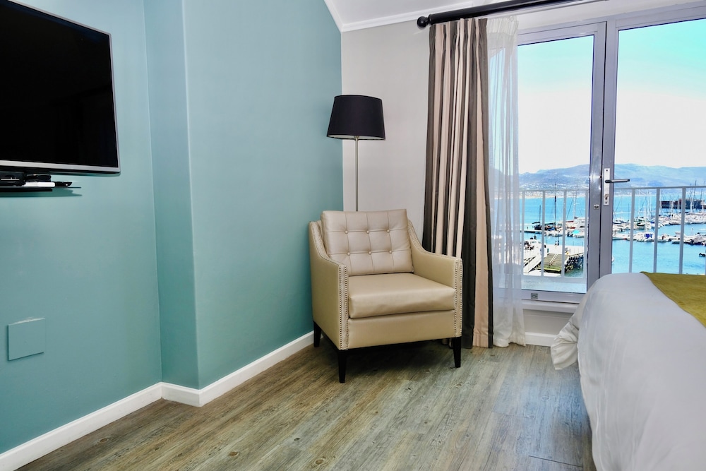 Simon's Town Quayside Hotel 44/60