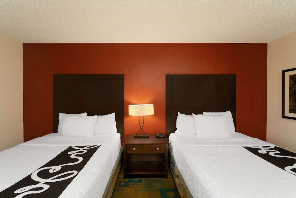 La Quinta Inn & Suites by Wyndham Nashville Airport 21/63