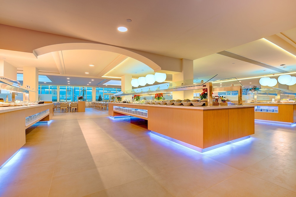 SBH Monica Beach Resort 36/47