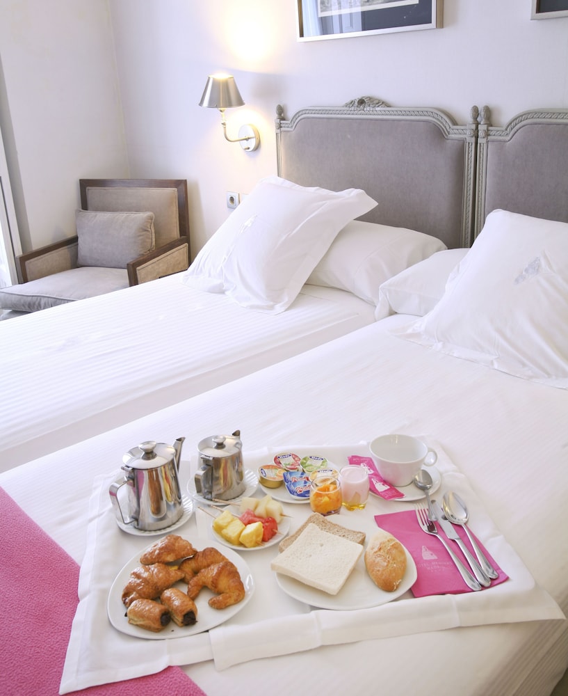 Meninas Hotel 30/73