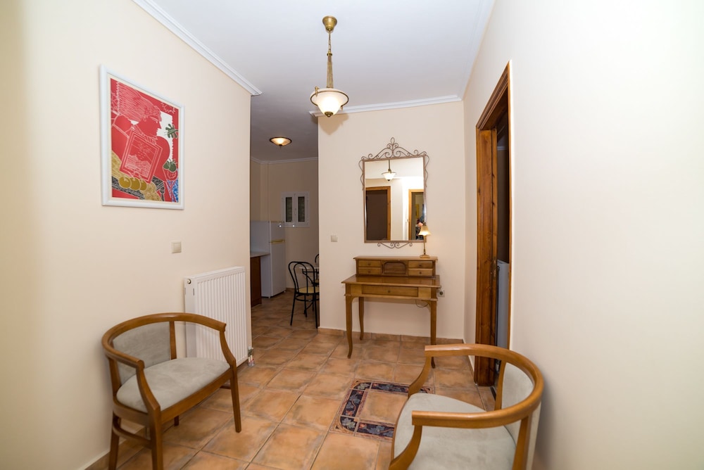 Andreolas Luxury Suites 48/72