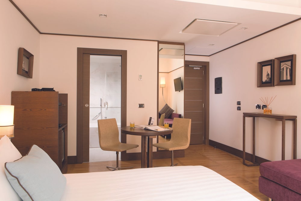 The Independent Hotel 31/62