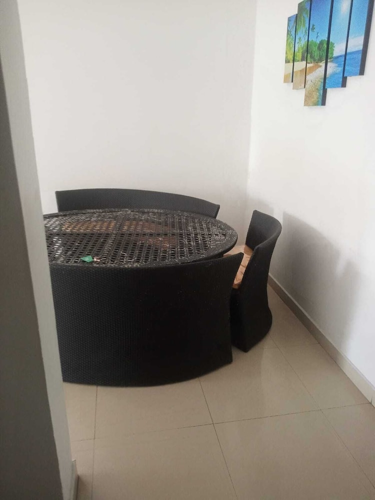 Villa Hotel 4/50