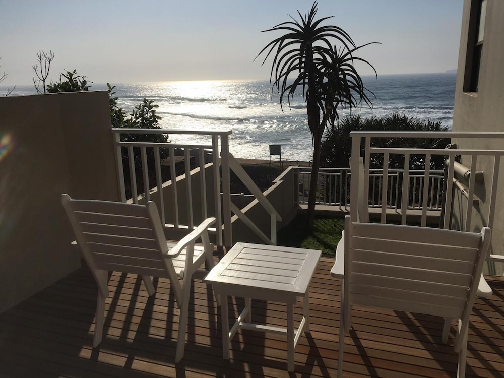 Fairlight Beach House 25/50
