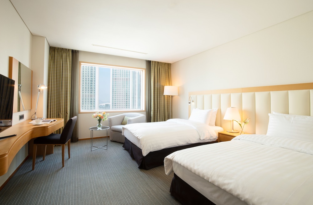 SUPERIOR, TWIN BEDS, EAST TOWER