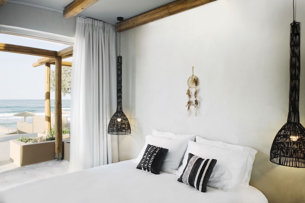 BEACH, STANDARD, DOUBLE BED, SEA VIEW, GROUND FLOOR