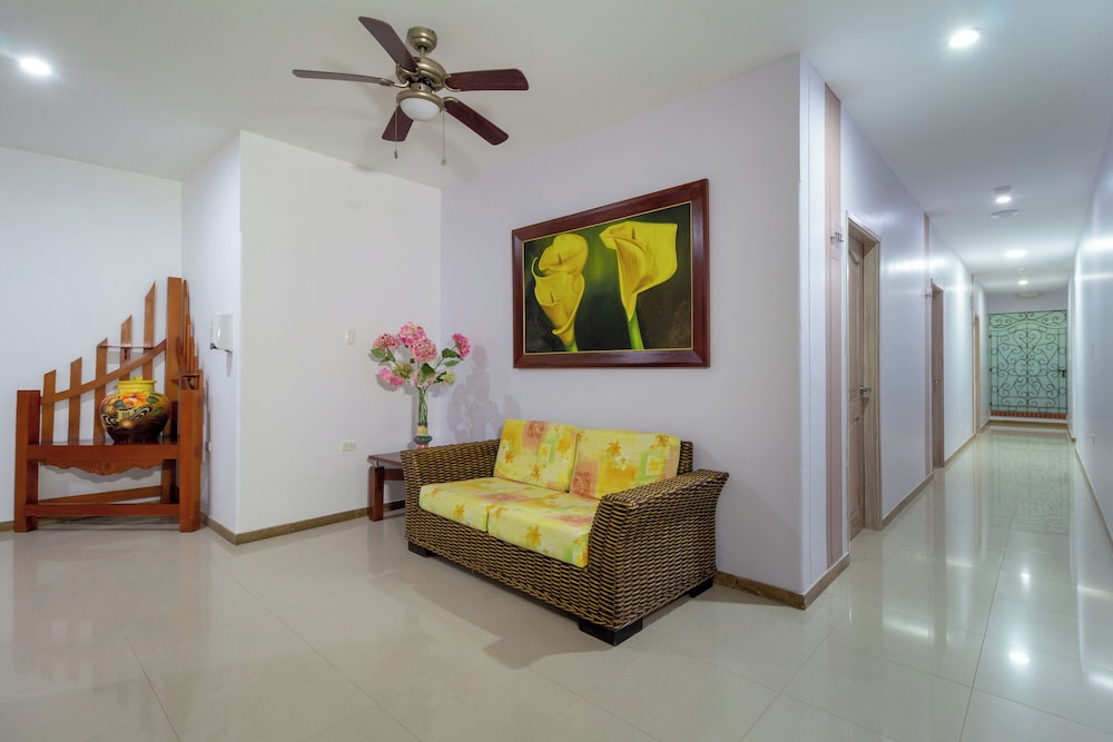 Hotel Costa Bonita 49/61