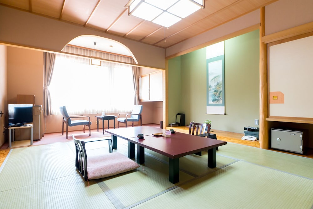 Nakaoyama Onsen Shosenkaku 35/50