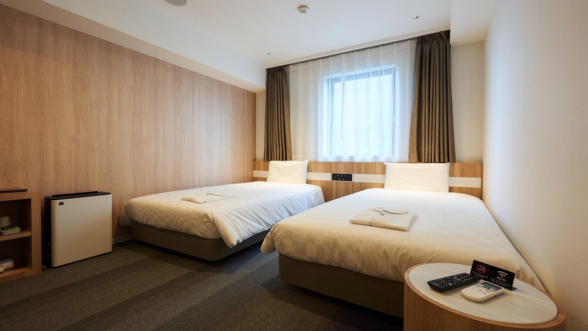 Universal, Standard, Twin Beds