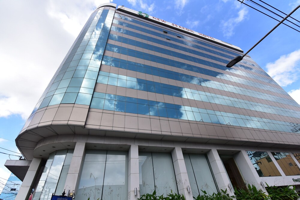 New Season Hotel 4/46