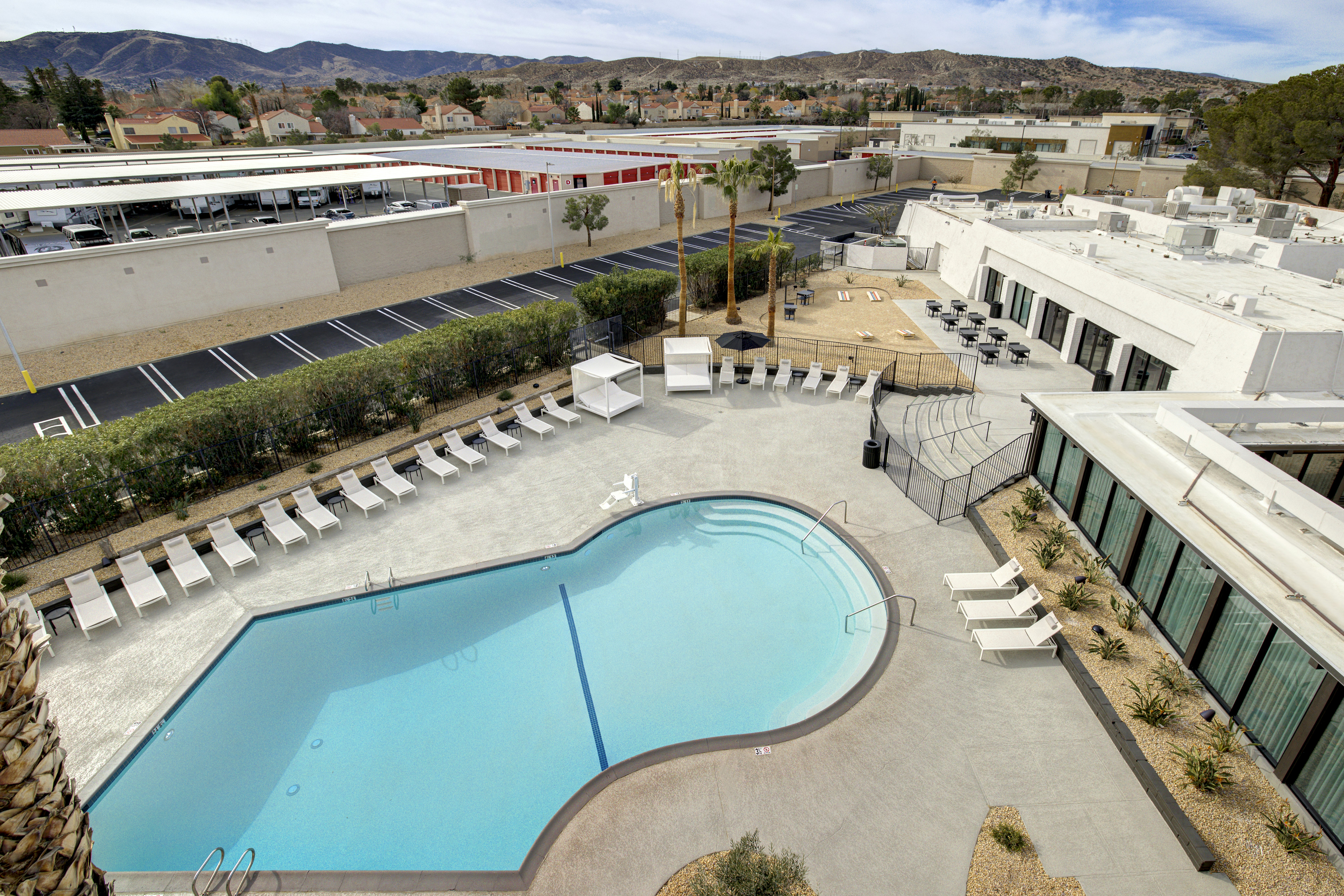 DoubleTree by Hilton Palmdale 73/75